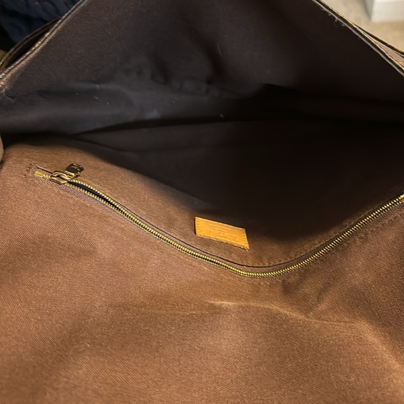 Louis Vuitton Menilmontant MM - Picture 10 of 13